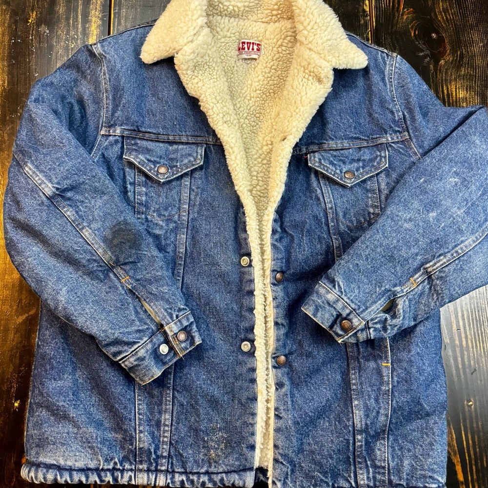 Levi's Classic Blue Denim Jacket with Cream Lining
